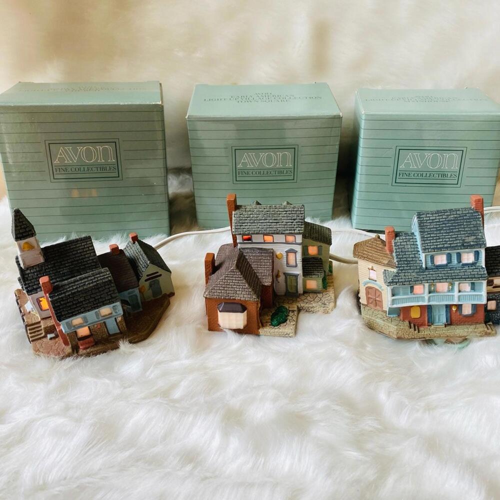 1989 Avon Early American Fine Collectibles Lighted Miniature Village